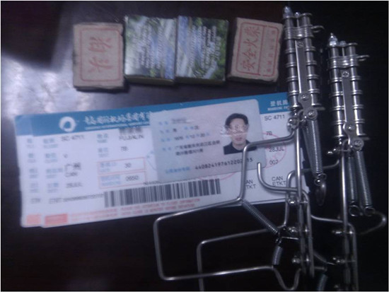 青島機場啟亞HI-PE金屬探測門攔截攜槍男子[圖]